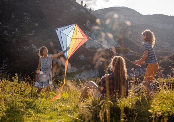     Letenje z zmaji, počitnice z družino na planini Gjaidalm v Obertraunu 